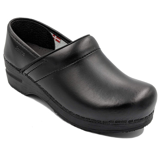 Sanita Professional Smooth Closed Clogs in Black